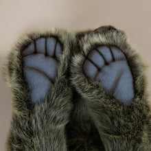 Load image into Gallery viewer, paws-of-bear-showing-detail-of-toes