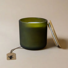 Load image into Gallery viewer, vela-del-bosque-candle-in-green-glass