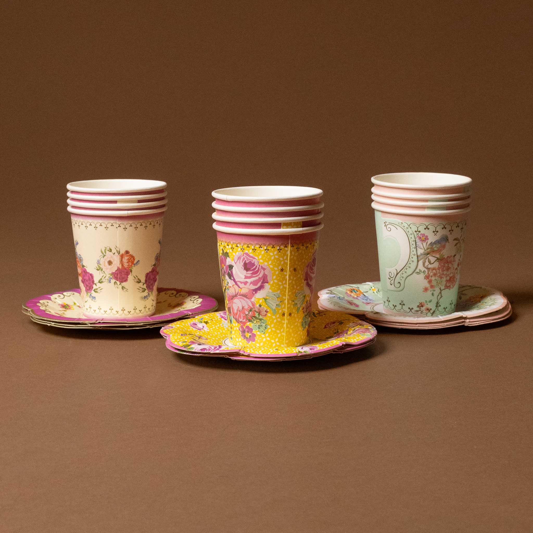 vintage-paper-cups-and-saucer-set