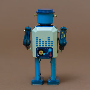 rear-picture-showing-digital-imagery-on-bot
