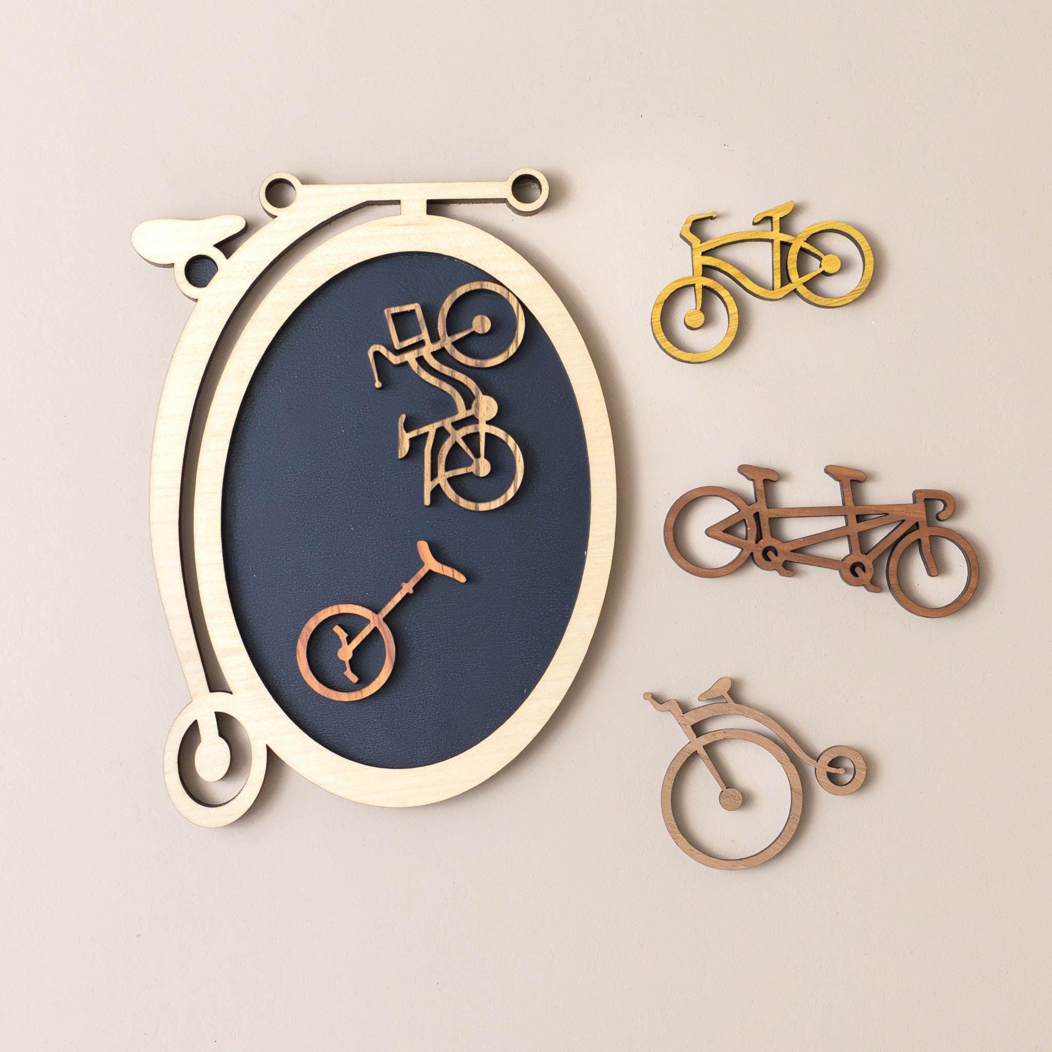 wooden-bicycles-puzzle-with-light-and-dark-colored-woods