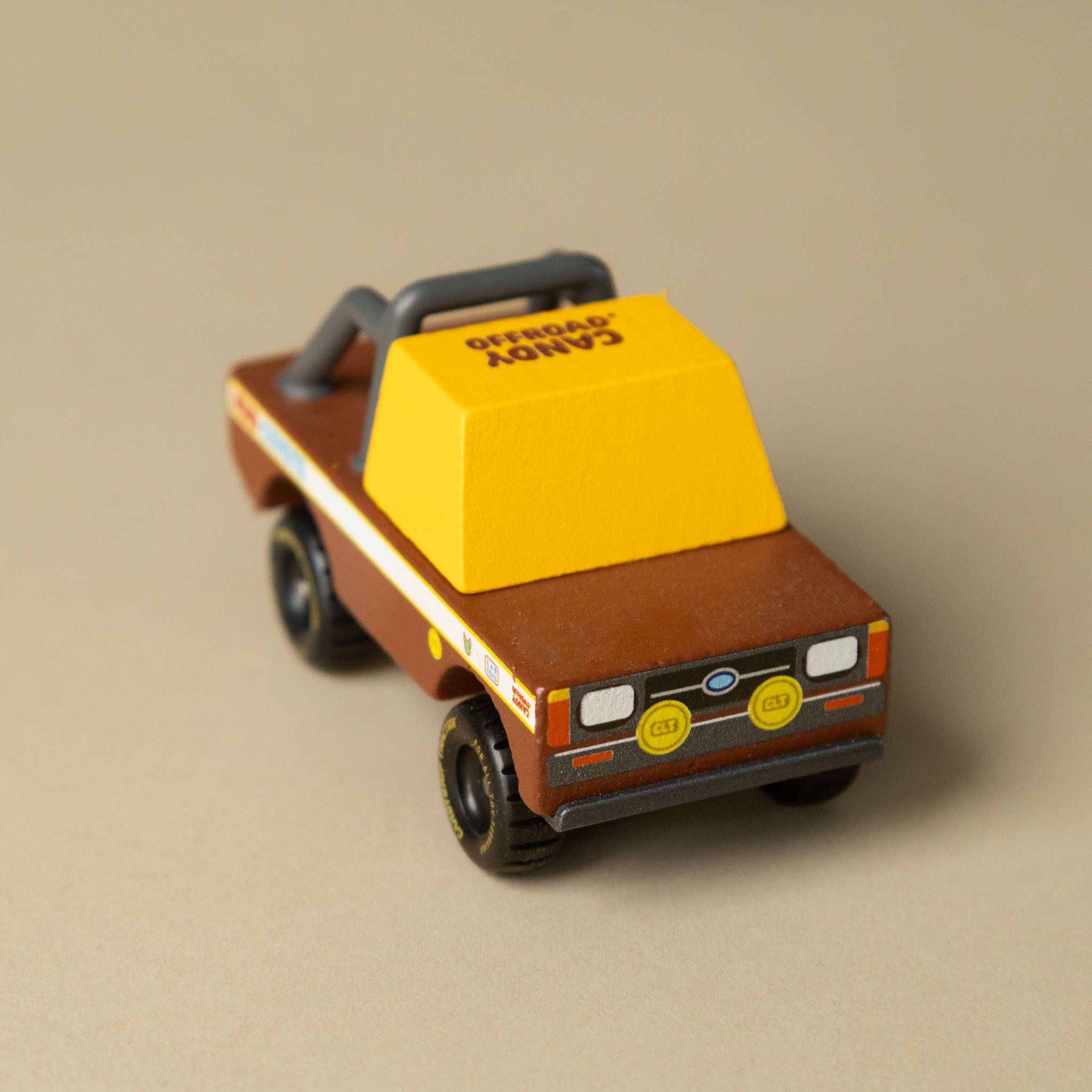 wooden-candycar-toon-mud-coyote