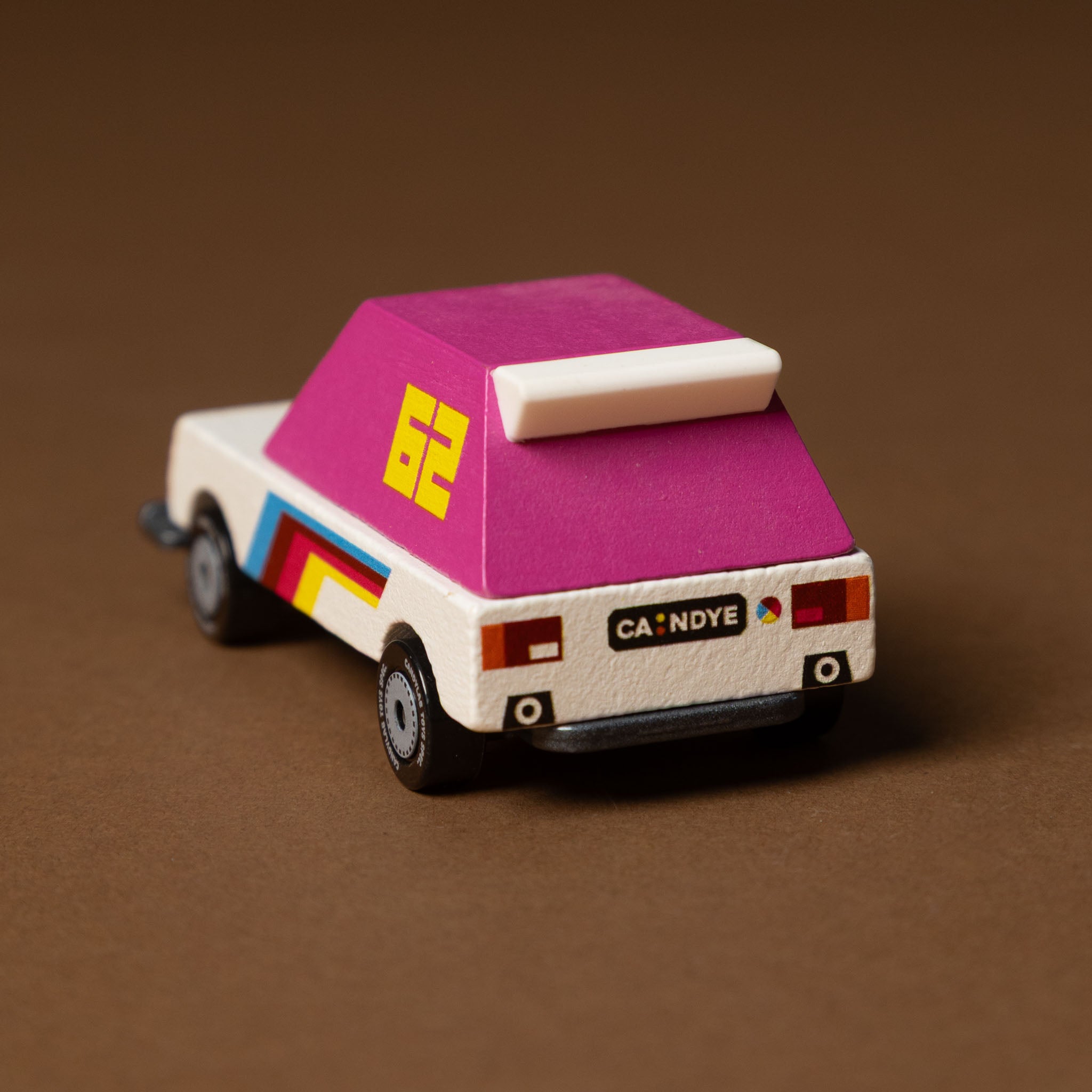 wooden-candycar-toon-pink-racer-62