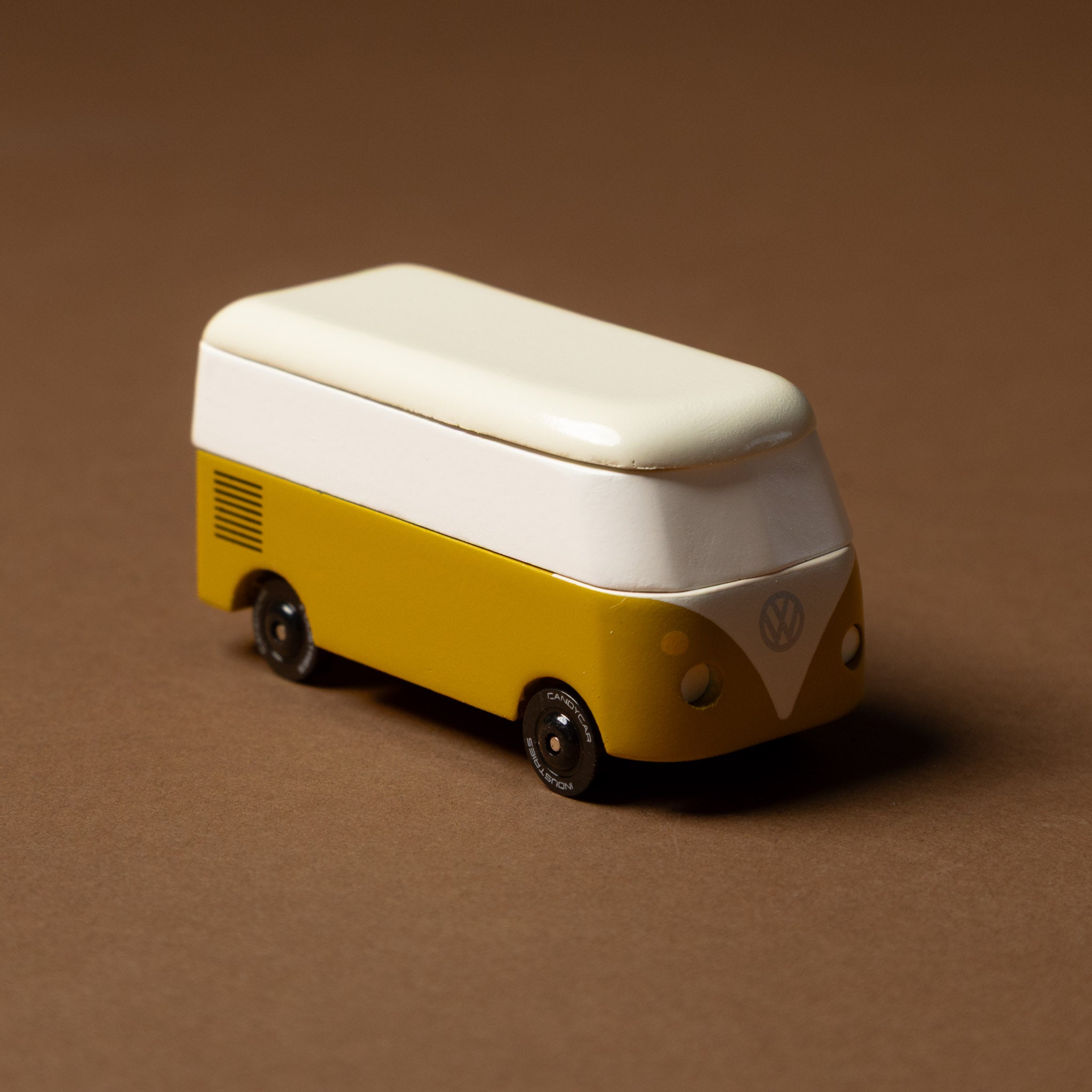 wooden-candycar-vw-bus-olive-tree