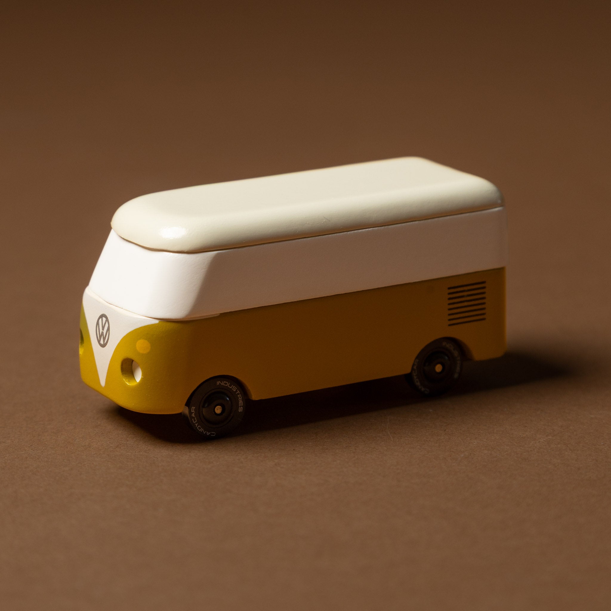 wooden-candycar-vw-bus-olive-tree