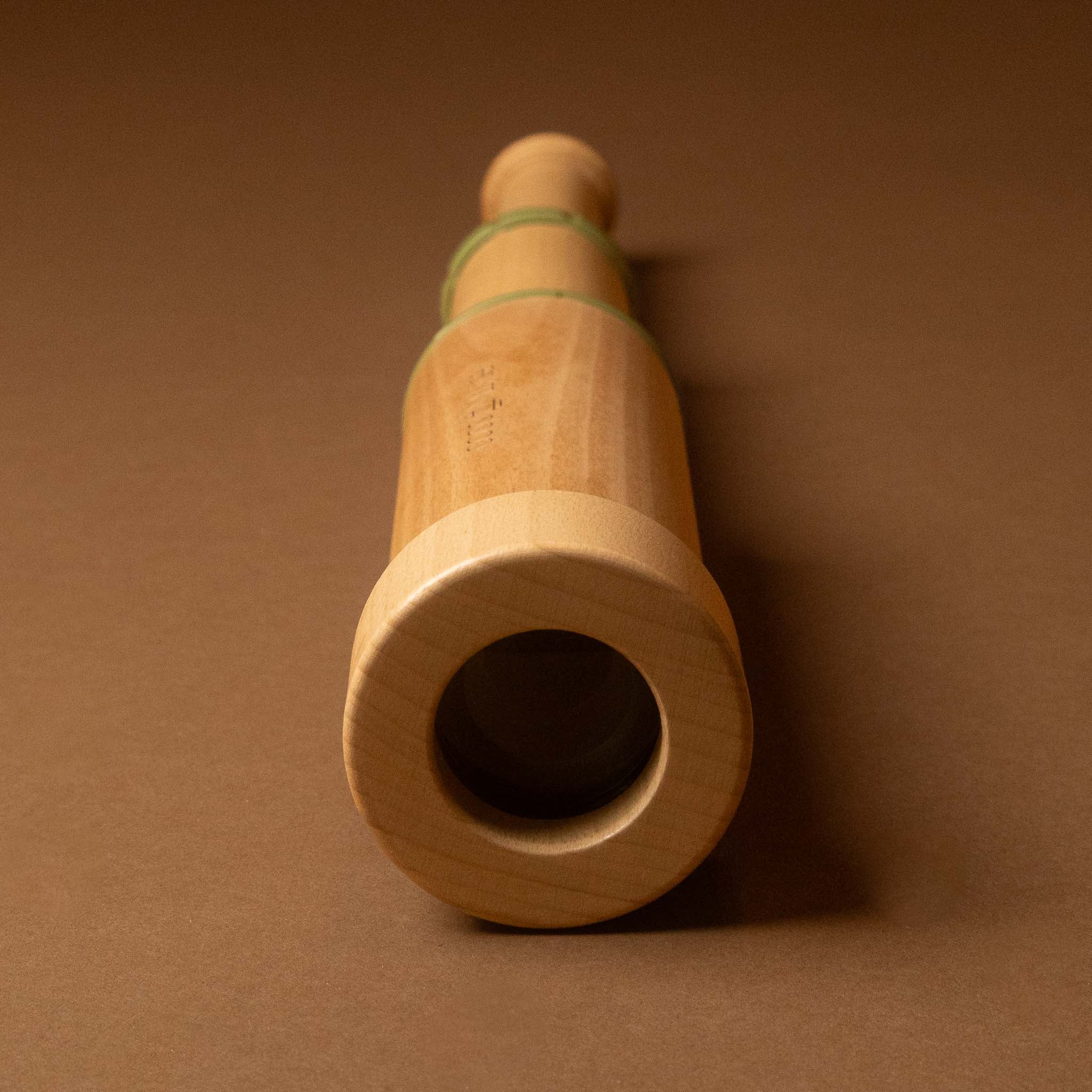 wooden-handheld-telescope