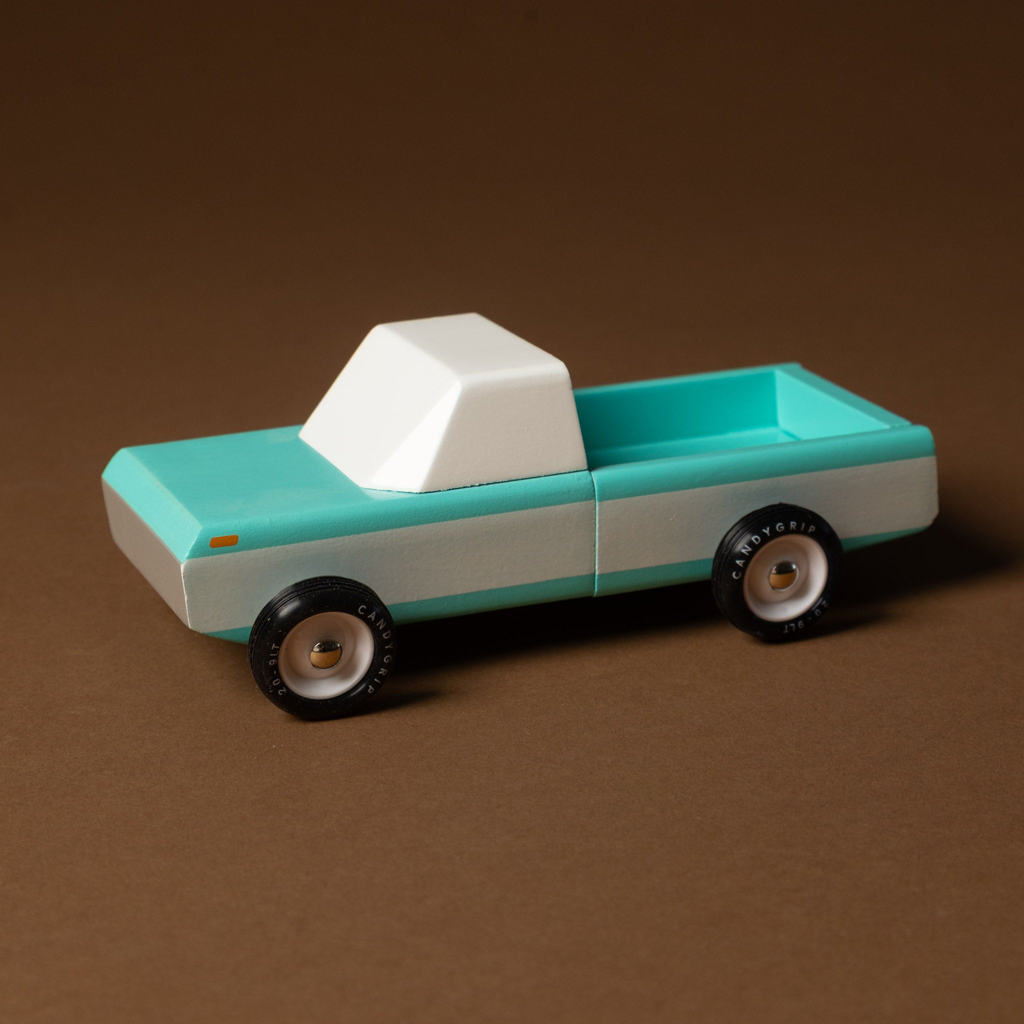 wooden-longhorn-pickup-truck-teal