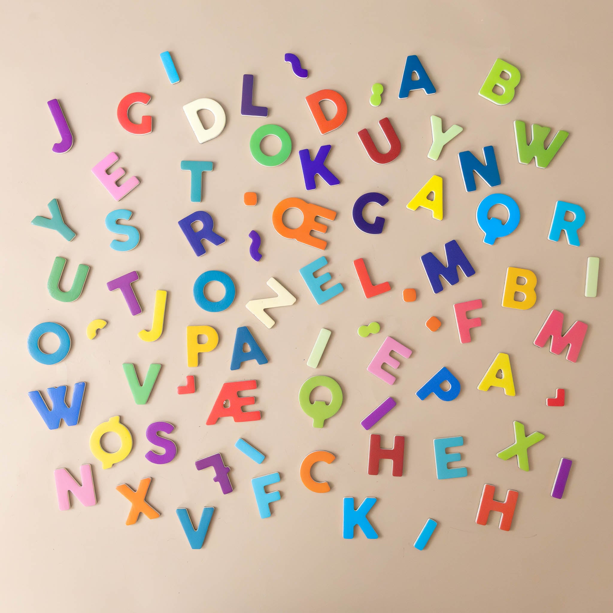 wooden-magnet-set-alphabet-uppercase-individual-colorful-letters