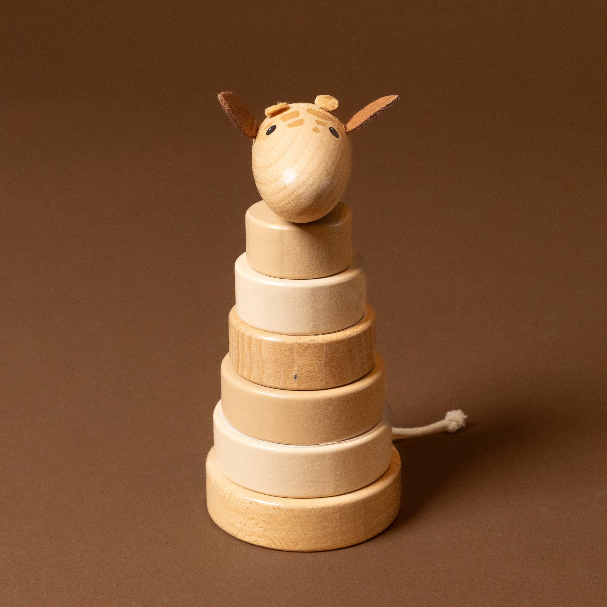 wooden-stacking-giraffe-leonie