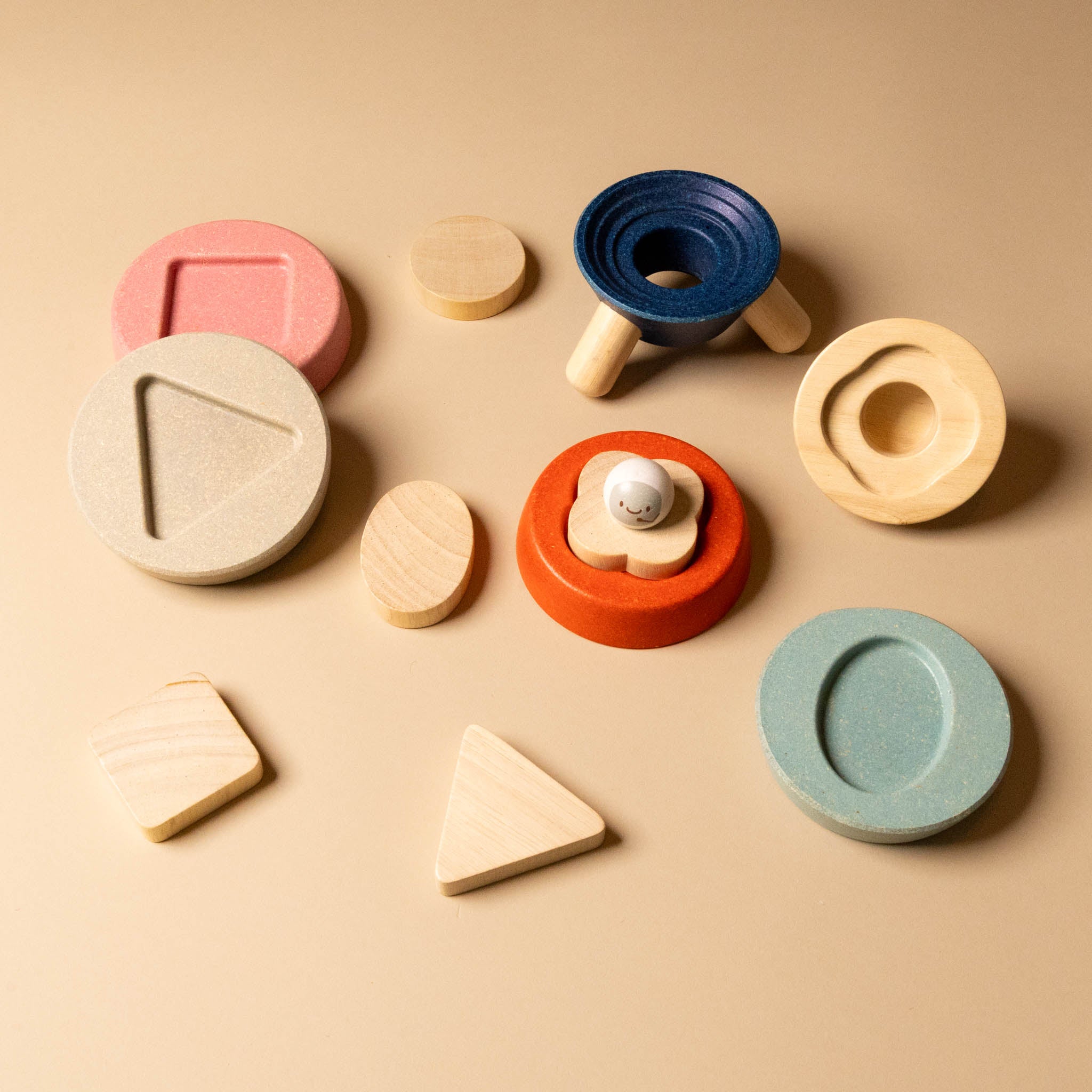 wooden-stacking-rocket-blueberry-pieces