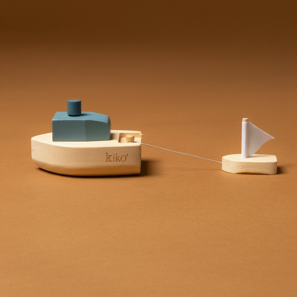 wooden-wind-up-tug-boat-blue