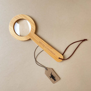 childrens-bamboo-magnifying-glass-with-leather-cord-hanging-loop