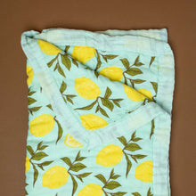 Load image into Gallery viewer, opened-baby-blanket-to-see-the-musselin-fabric