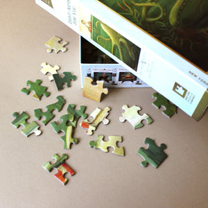 puzzle-pieces-out-of-box