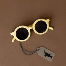 Load image into Gallery viewer, light-yellow-round-small-sunglasses