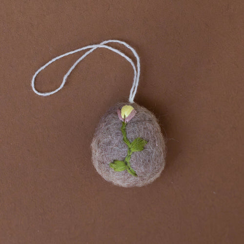 felt-embroidered-egg-ornament-mauvetulip