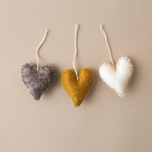 Load image into Gallery viewer, Felted Stitch Heart | Grey - Christmas - pucciManuli