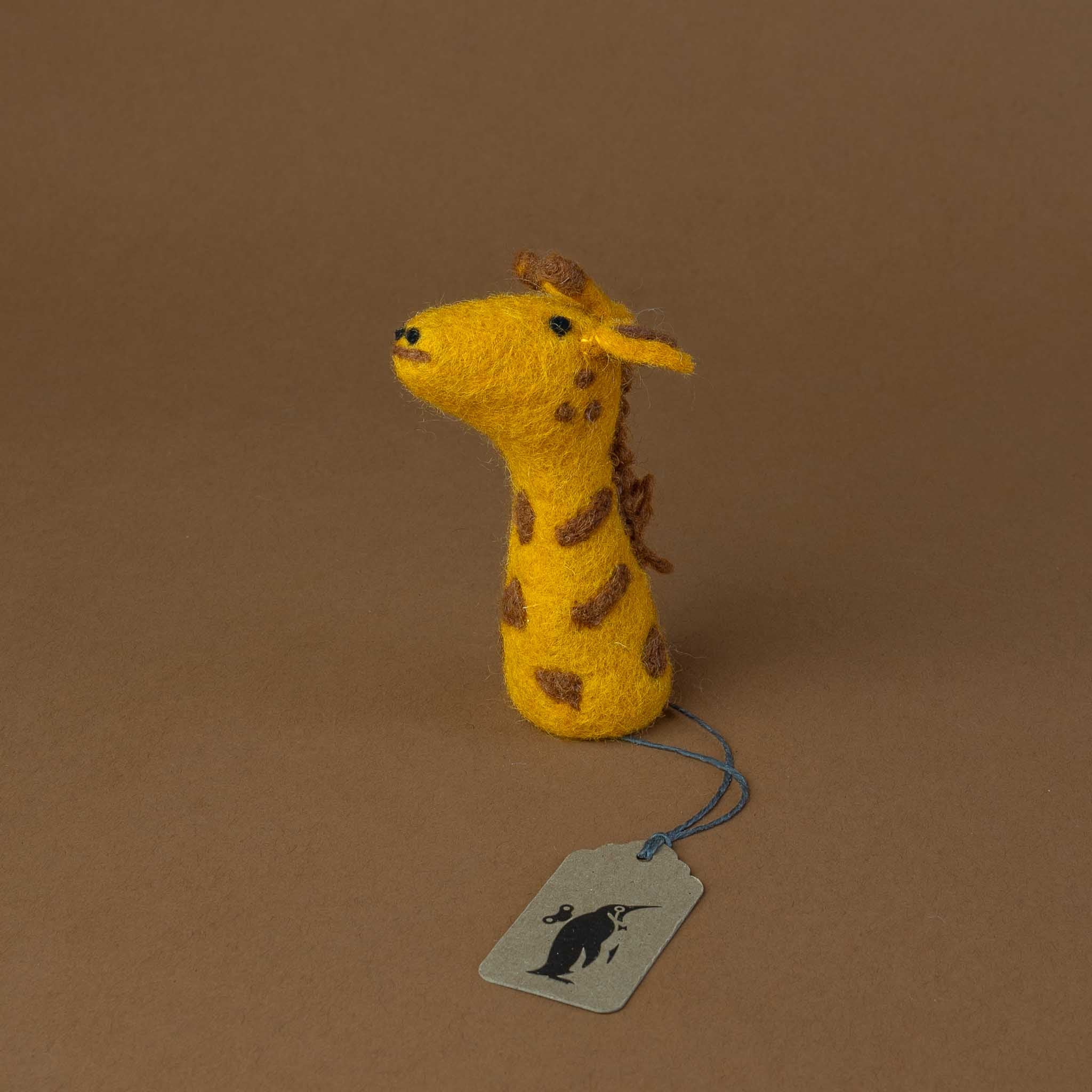 felted-finger-puppet-giraffe