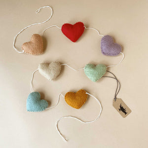 colorful-felt-hearts-strand