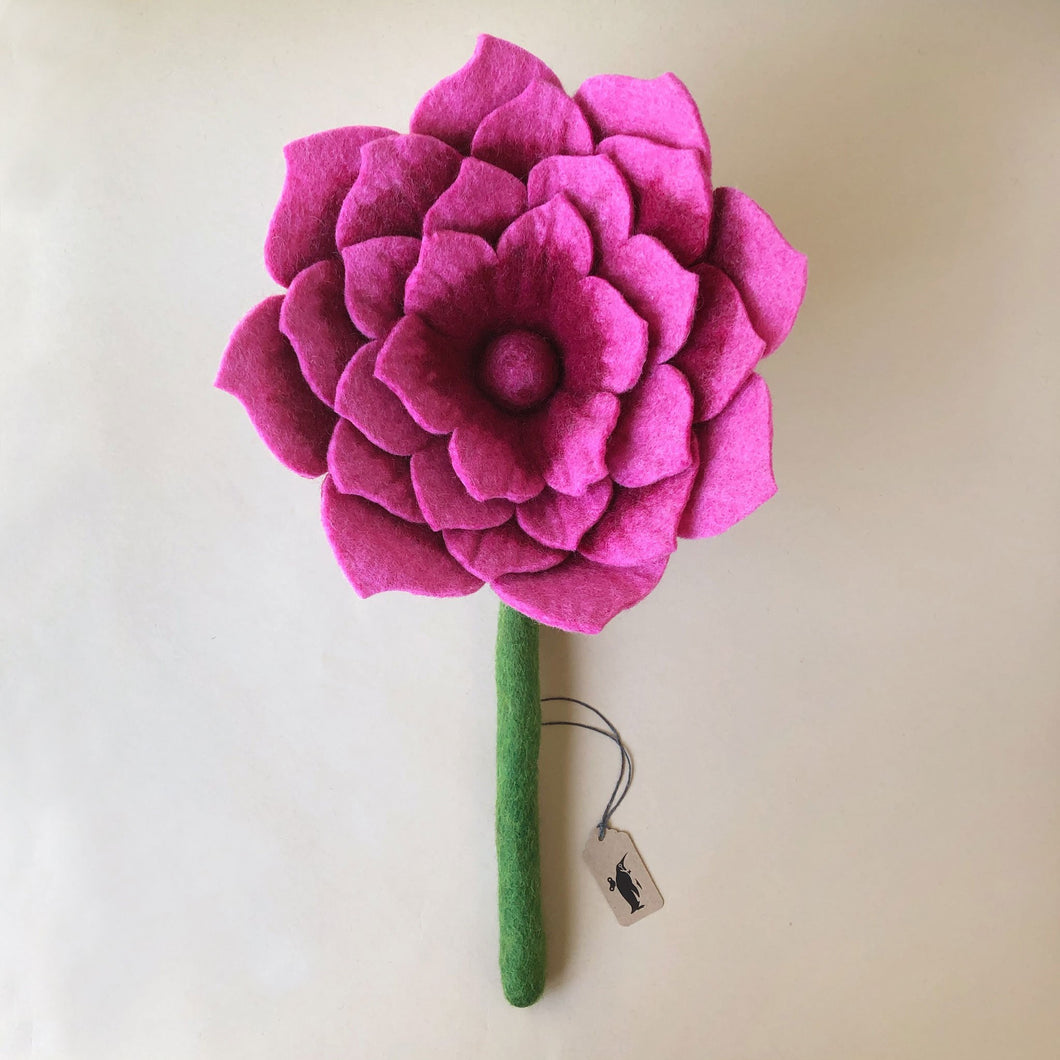 felted-lotus-pink-with-green-stem
