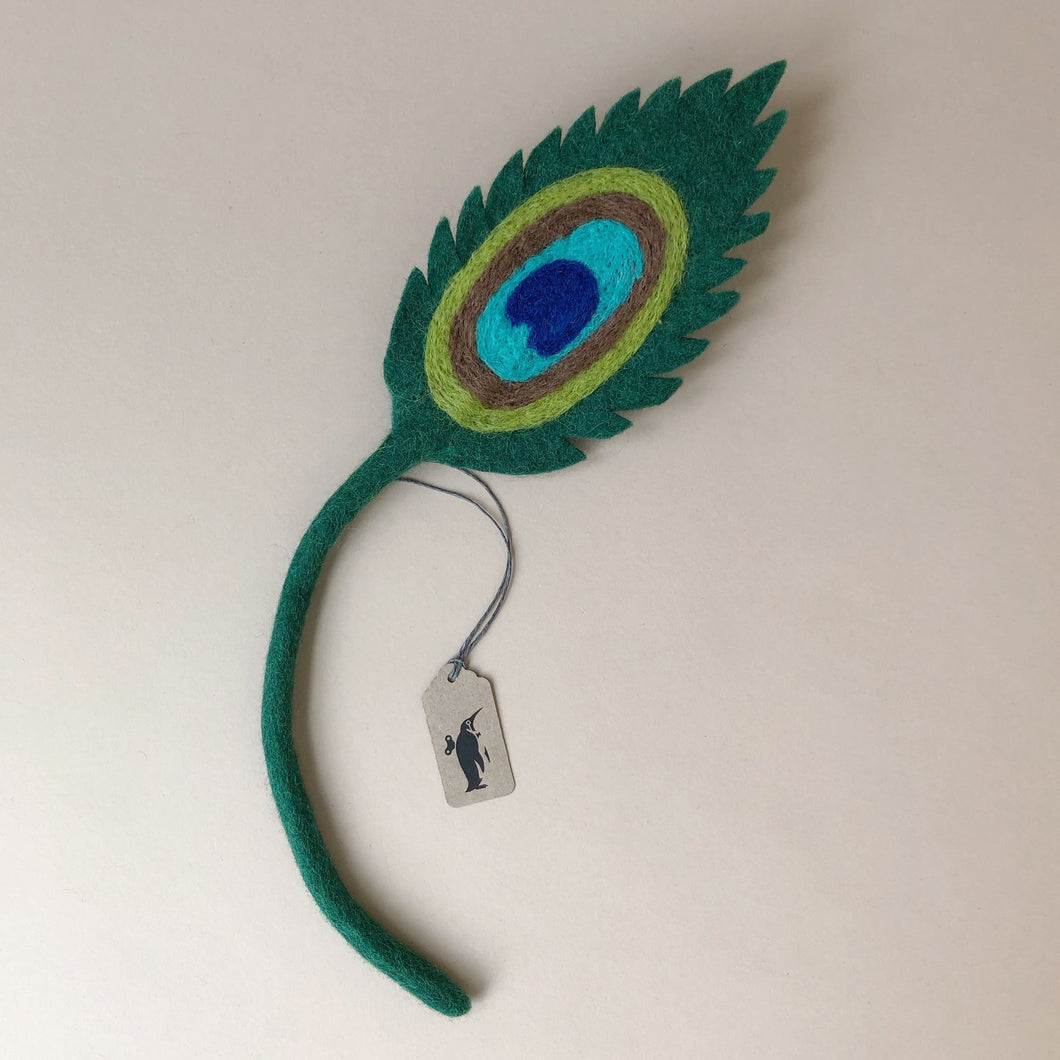 greed-felted-peacock-leaf