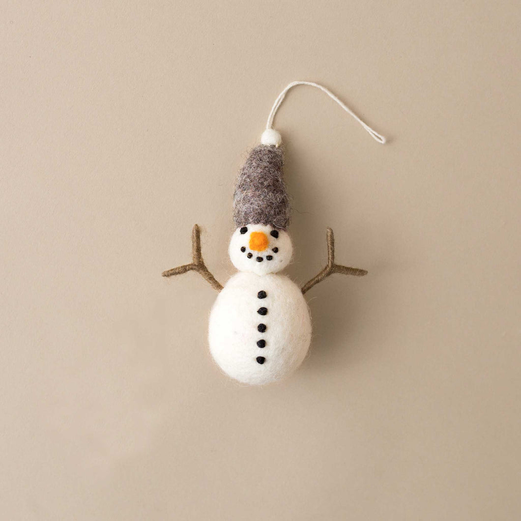 felted-snowman-ornament-with-grey-hat