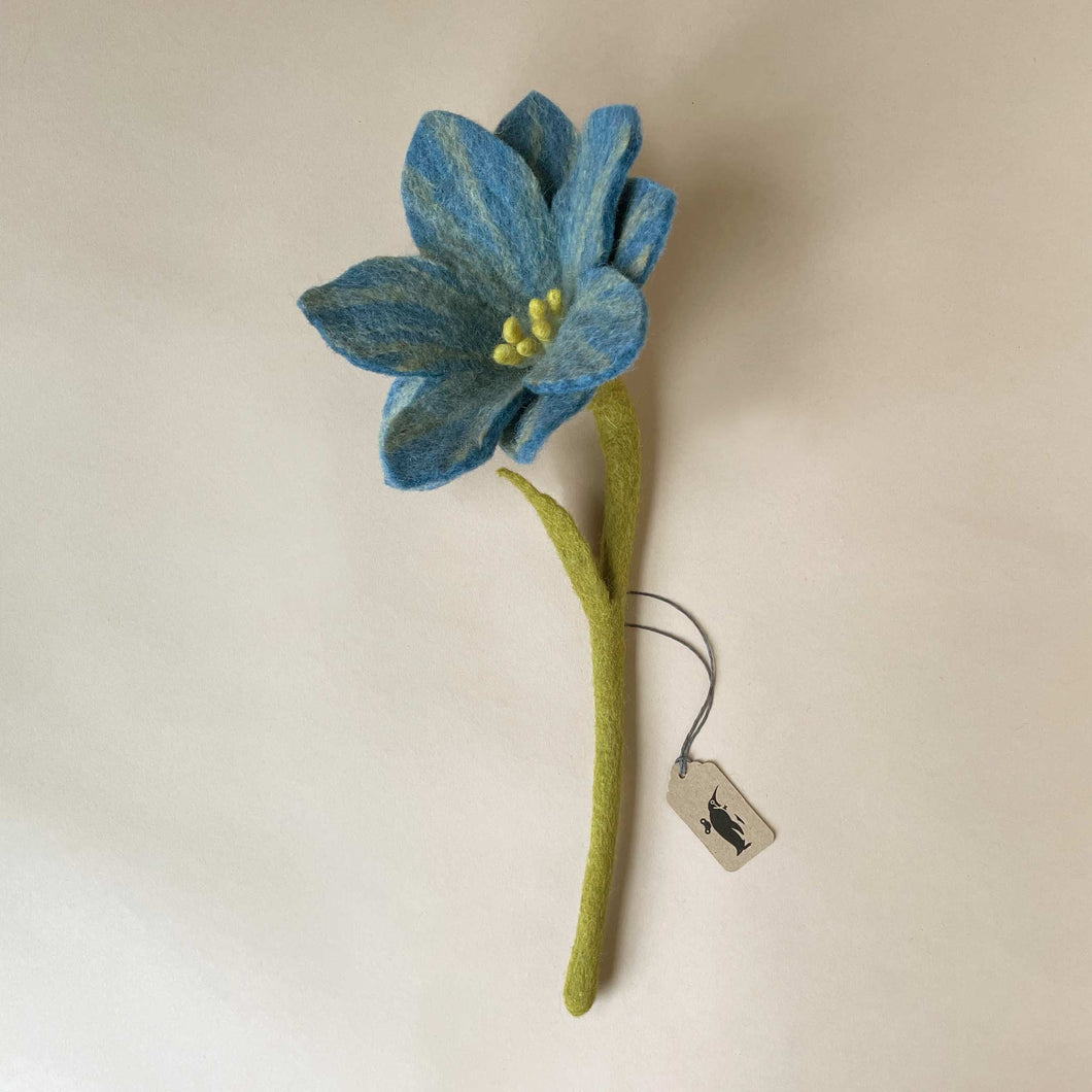 felted-wildflower-large-blue-with-green-stem