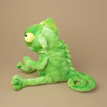 Load image into Gallery viewer, side-view-of-green-lizard