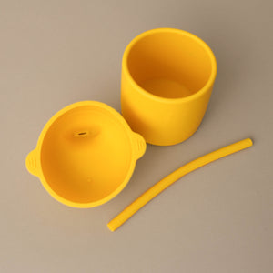 grippe-cup-with-sippee-lid-and-straw-disassembled-in-yellow