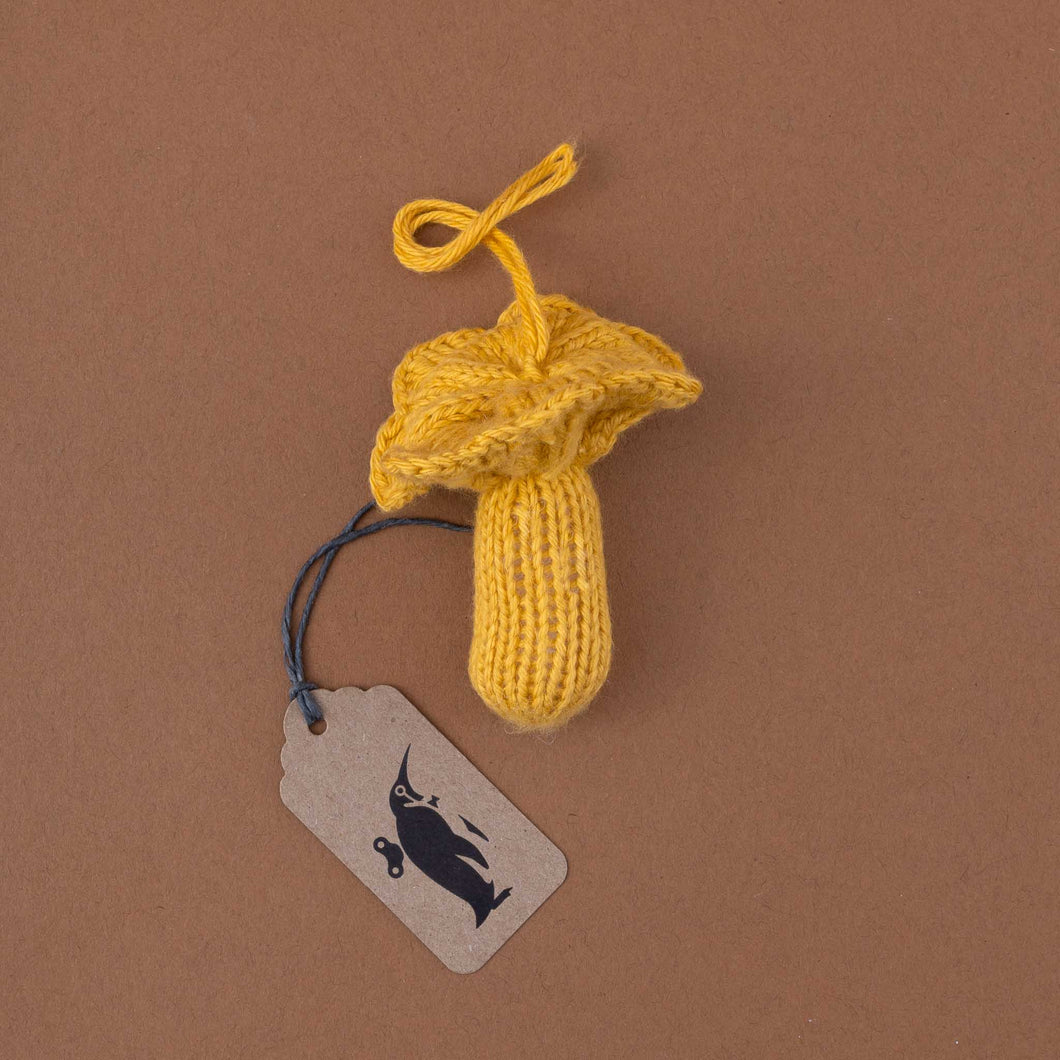 knit-mushroom-ornament-with-string