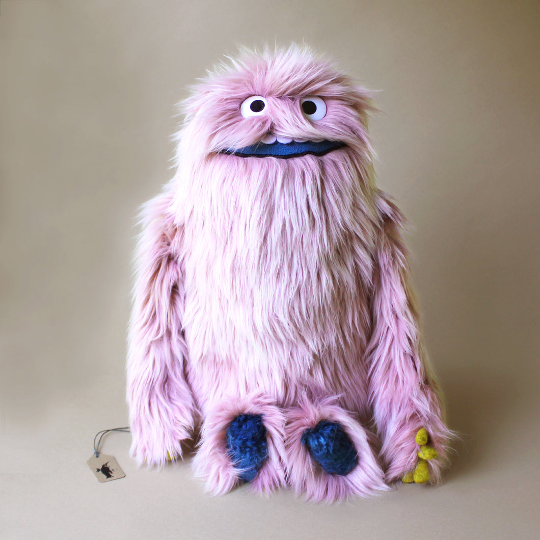 les-schmouks-boubou-pink-furry-monster-with-blue-smile-and-feet-by-moulin-roty