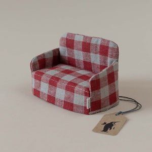 matchbox-mouse-red-gingham-couch