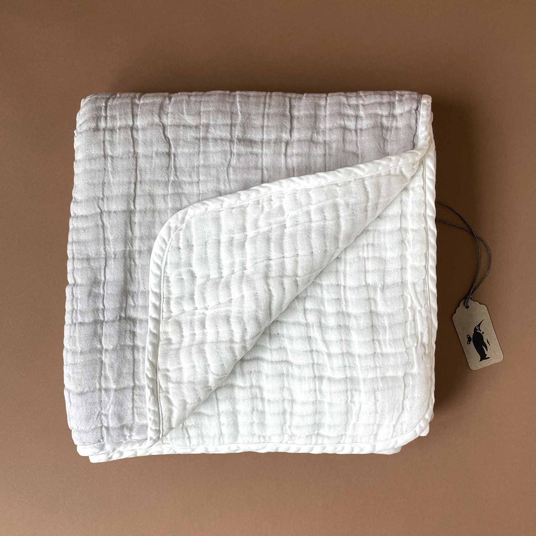 muslin-comfort-blanket-one-side-grey-opposite-side-white