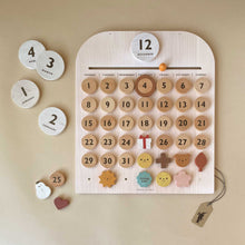 Load image into Gallery viewer, my-every-day-wooden-calendar-with-wooden-day-markers