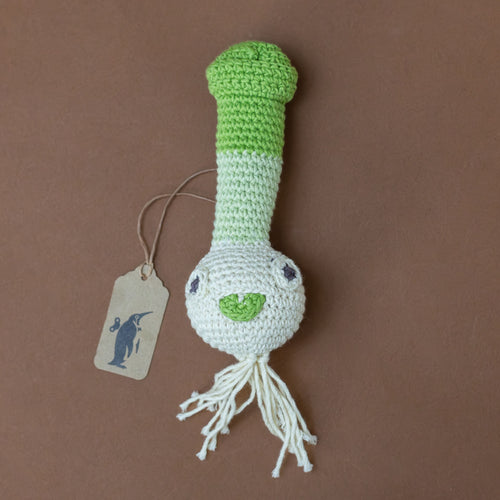 green-and-white-organic-cotton-crocheted-spring-onion-rattle
