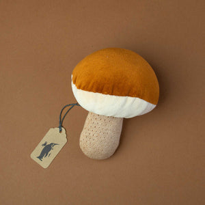 organic-cotton-mushroom-rattle-rust-and-beige