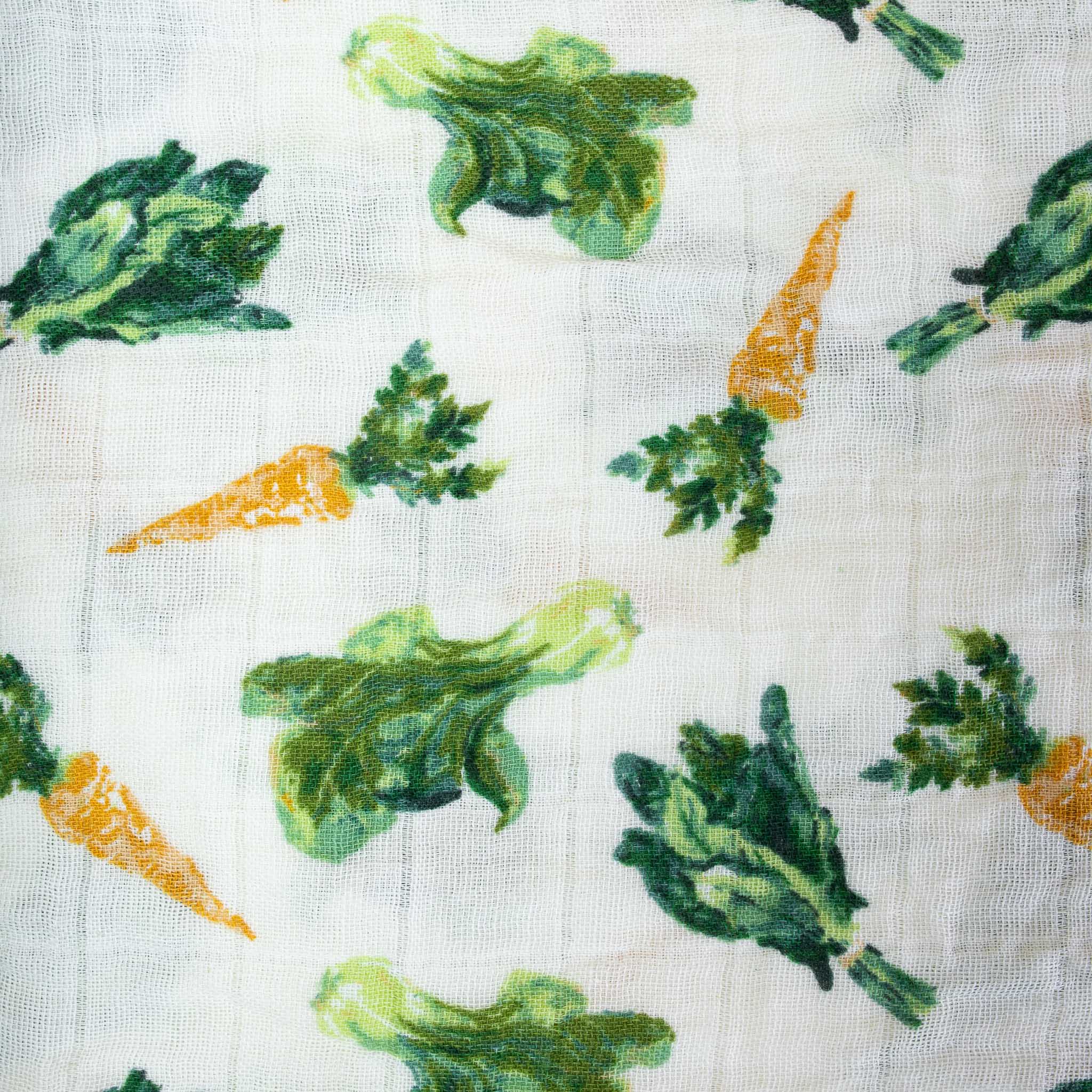 detail-of-carrot-and-lettuce-pattern-on-white-background