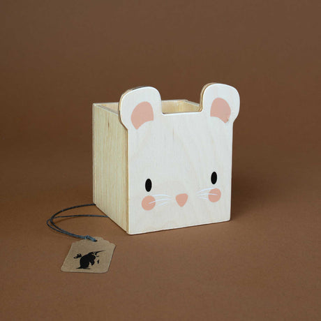 cube-shaped-wooden-pencil-holder-with-mouse-face