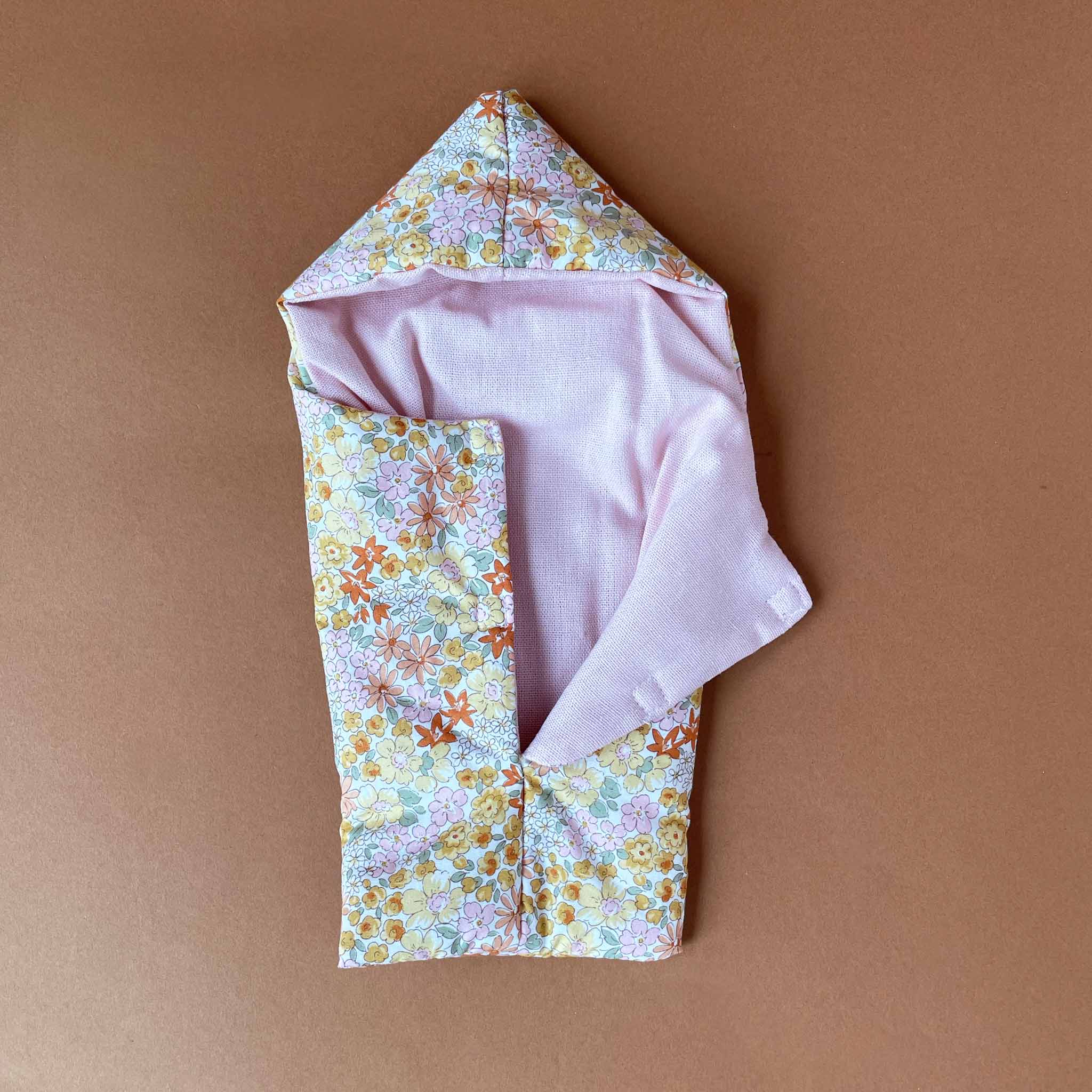 velcro-opened-on-petite-doll-sleeping-bag-floral-pattern-lined-with-pink-linen