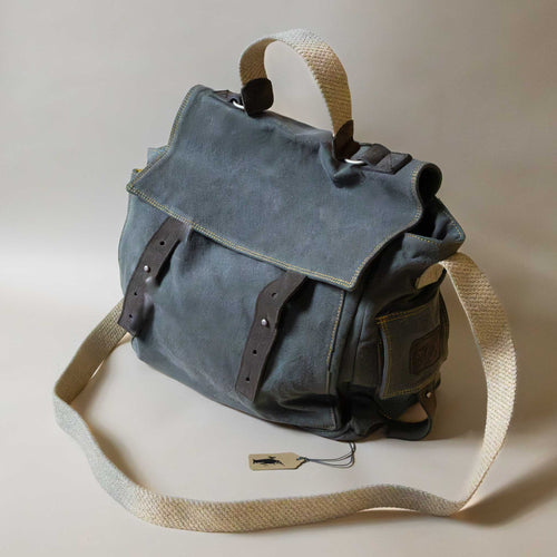    pocket-satchel-medium-wood
