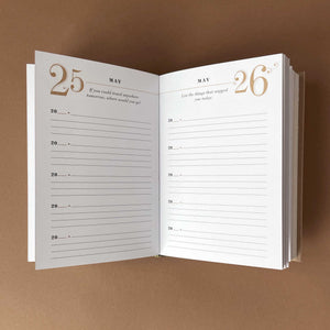 Q&A a Day: A 5 Year Journal - Stationery - pucciManuli