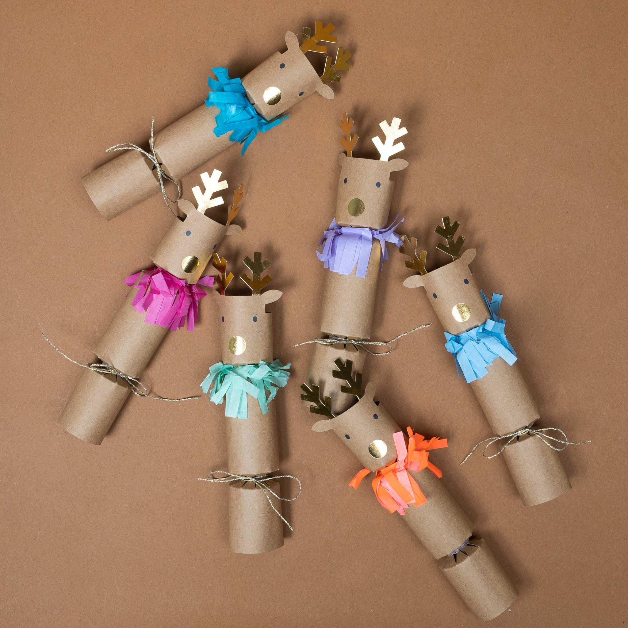 multi-color-fringed-reindeer-crackers