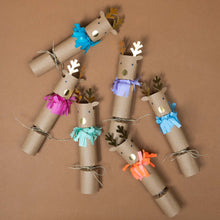 Load image into Gallery viewer, multi-color-fringed-reindeer-crackers