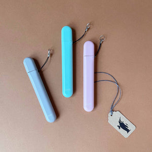 reusable-straws-in-plant-based-case-in-grey-aqua-and-pink