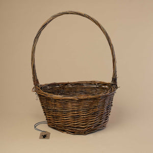 round-woven-willow-basket-with-handle