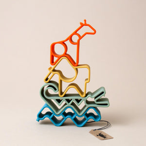 silicone-animals-stacked-in-tower