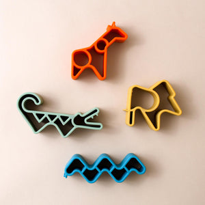 individual-silicone-animals-in-nature-colors