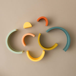 small-7-piece-silicone-rainbow-toy-unstacked