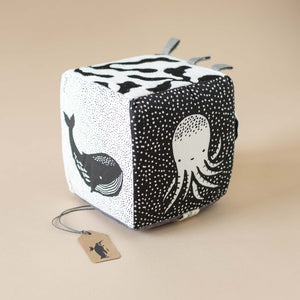 black-and-white-ocean-animals-fabric-block