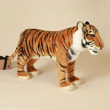 Load image into Gallery viewer, side-view-of-hansa-tiger-seat